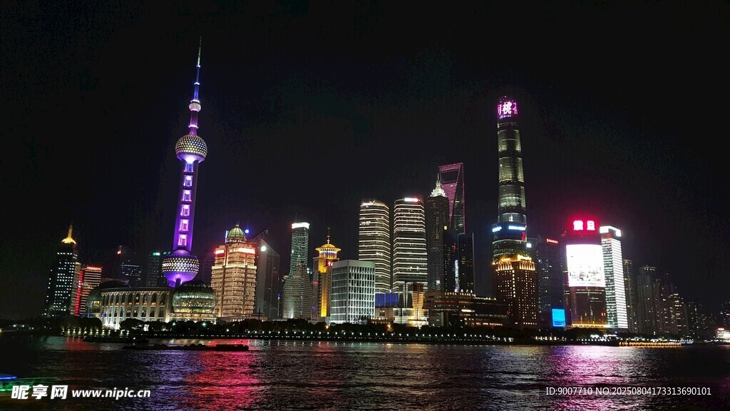 上海外滩璀璨夜景