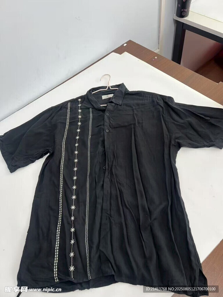 黑色长款开衫上衣展示