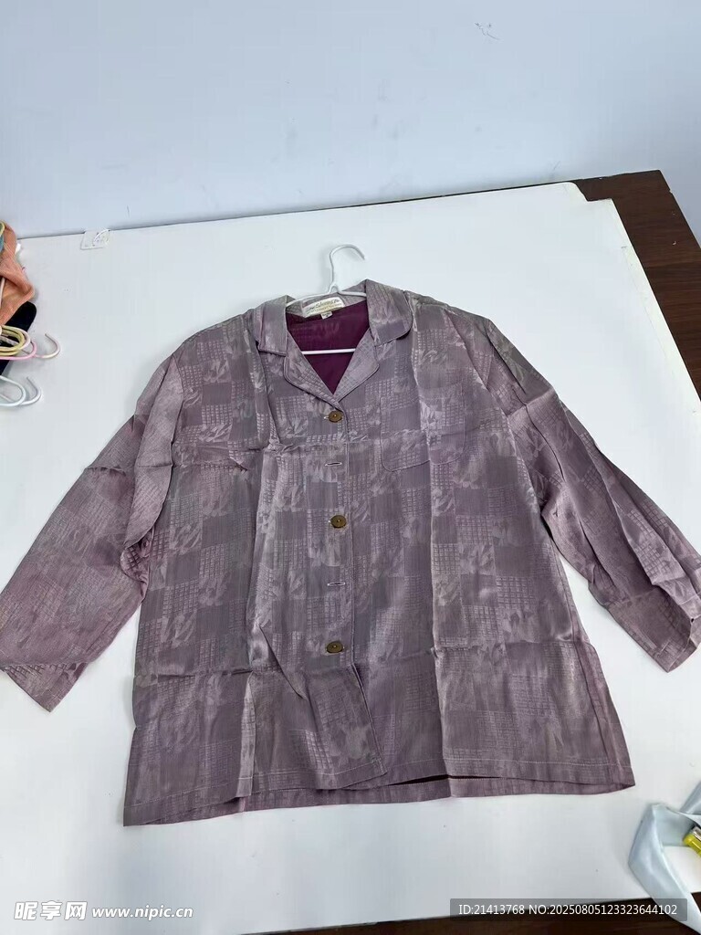 复古紫色长袖上衣展示