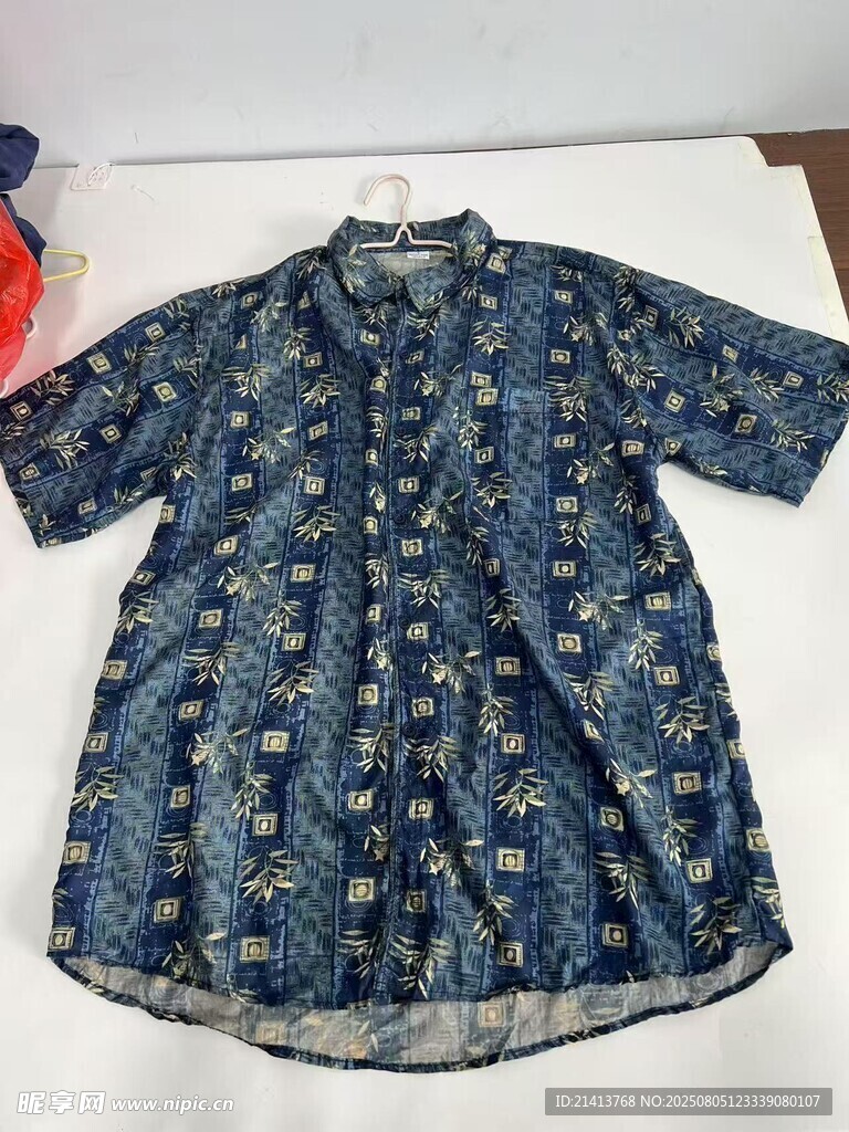 复古印花短袖衬衫展示