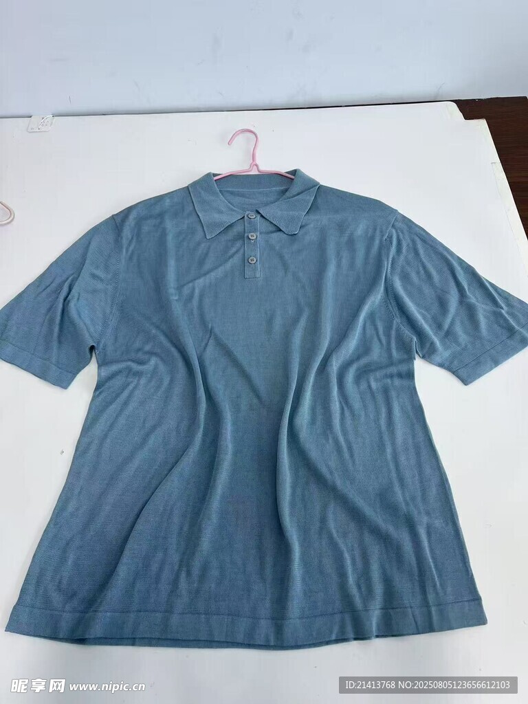 蓝色短袖上衣展示