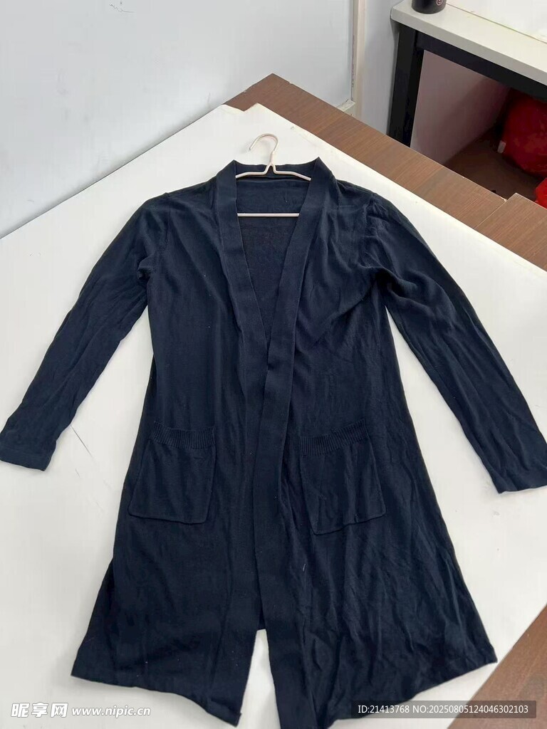 深蓝色长袖连体衣展示