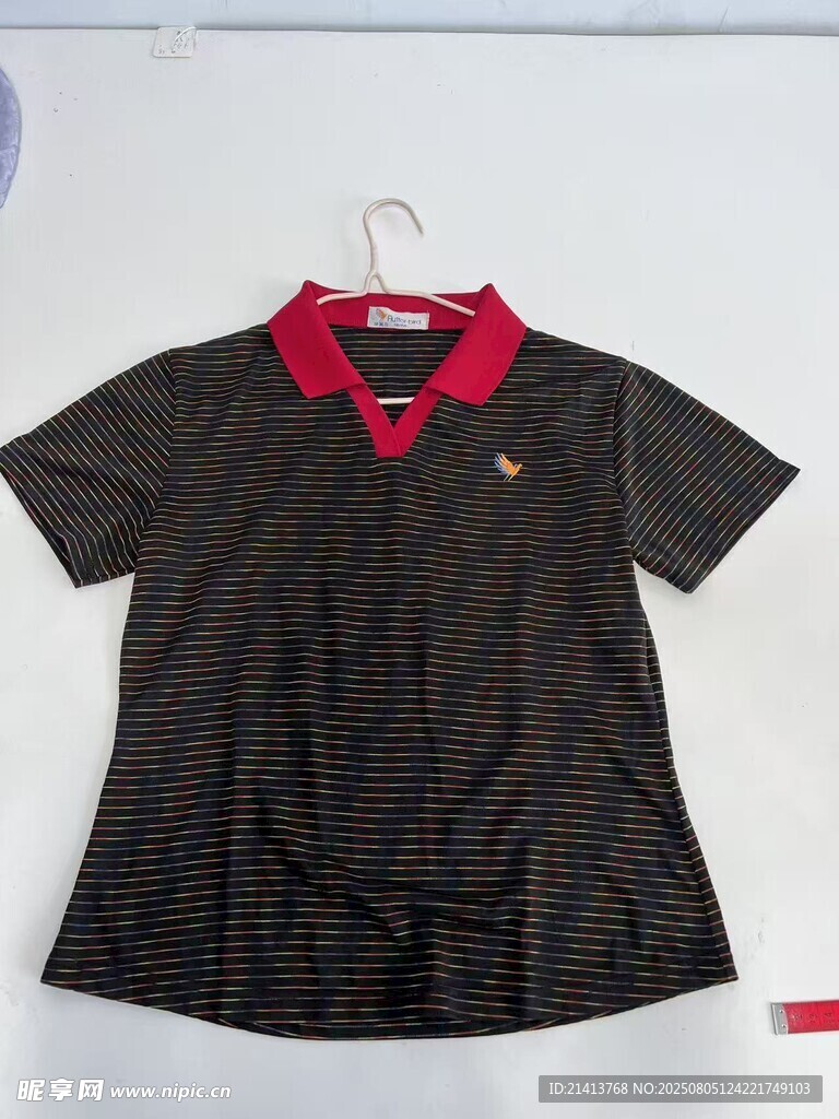 黑色红领Polo衫挂拍展示