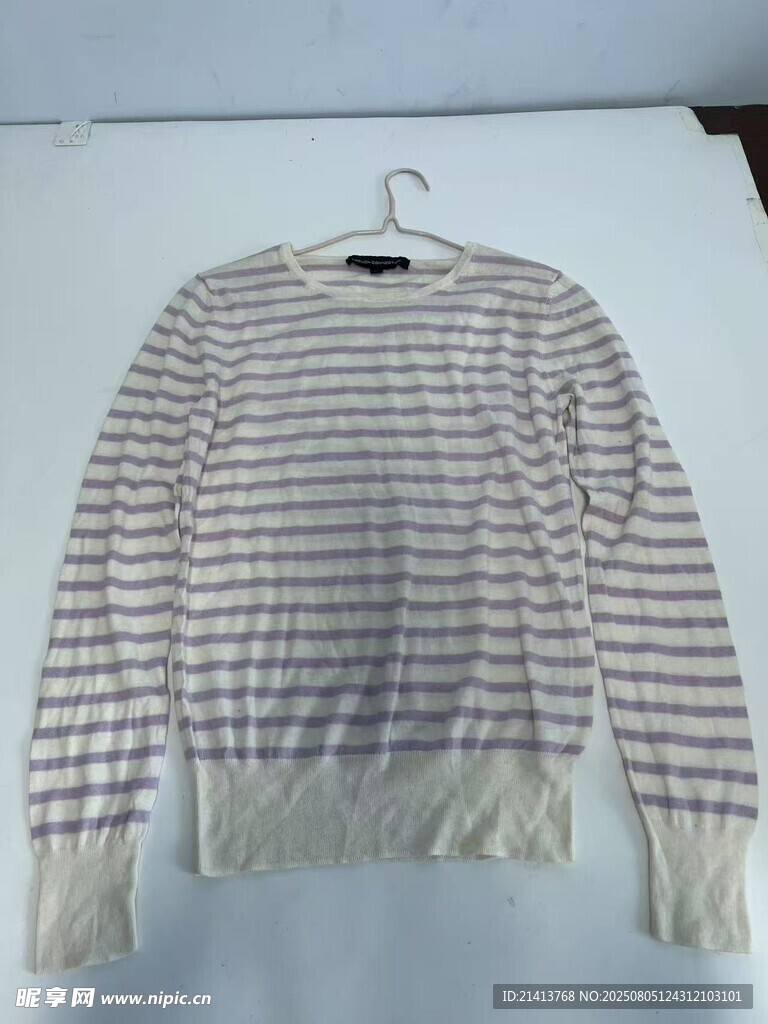 条纹针织毛衣挂拍展示
