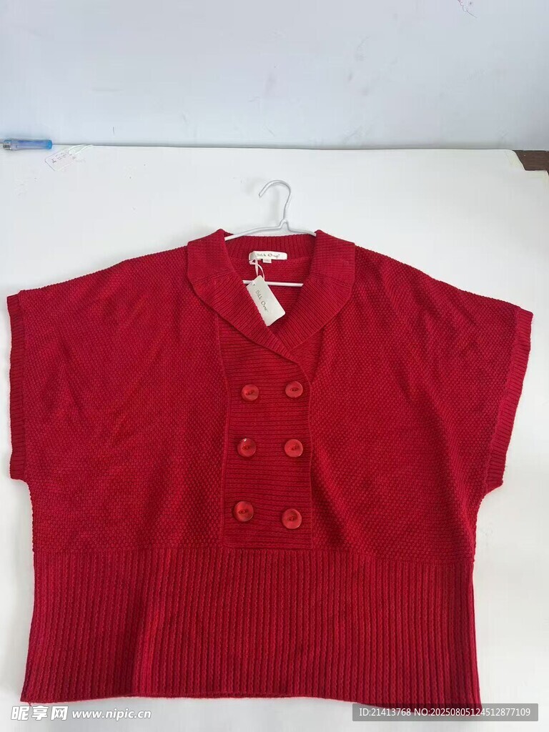 红色短袖中式上衣展示