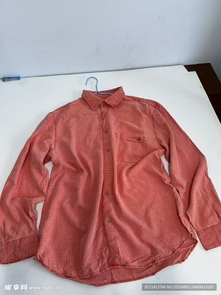 复古红色皮衣展示