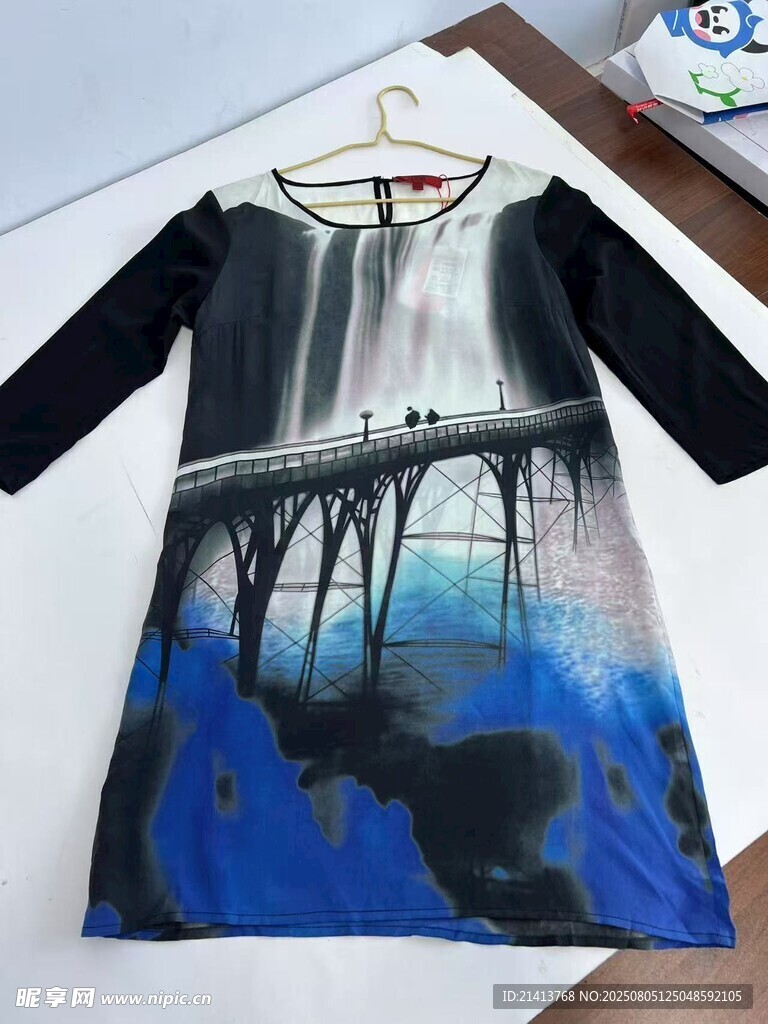 个性艺术印花女士连衣裙