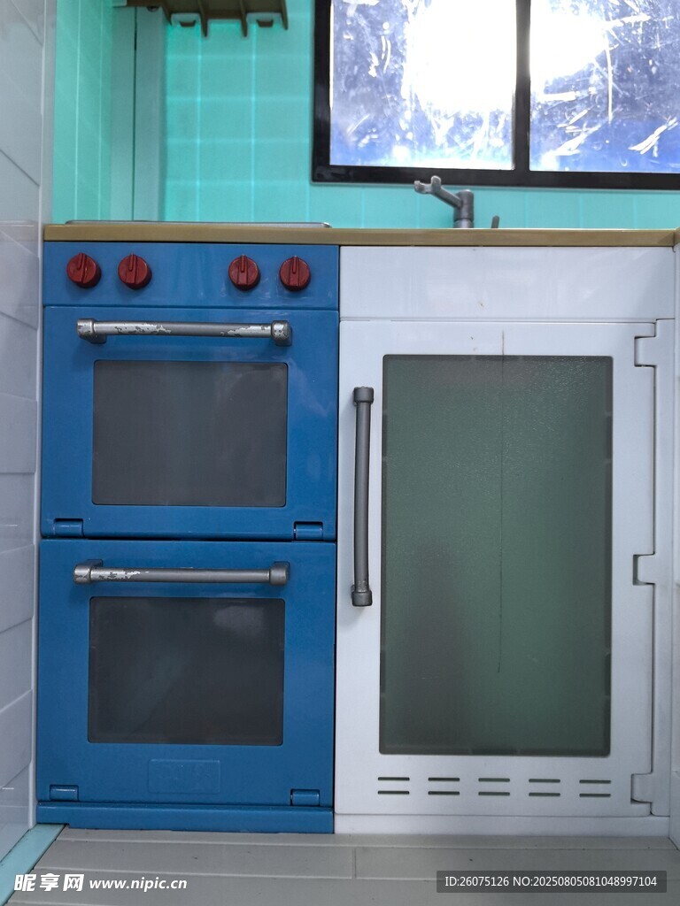 蓝色烤箱与白色冰箱组合模型