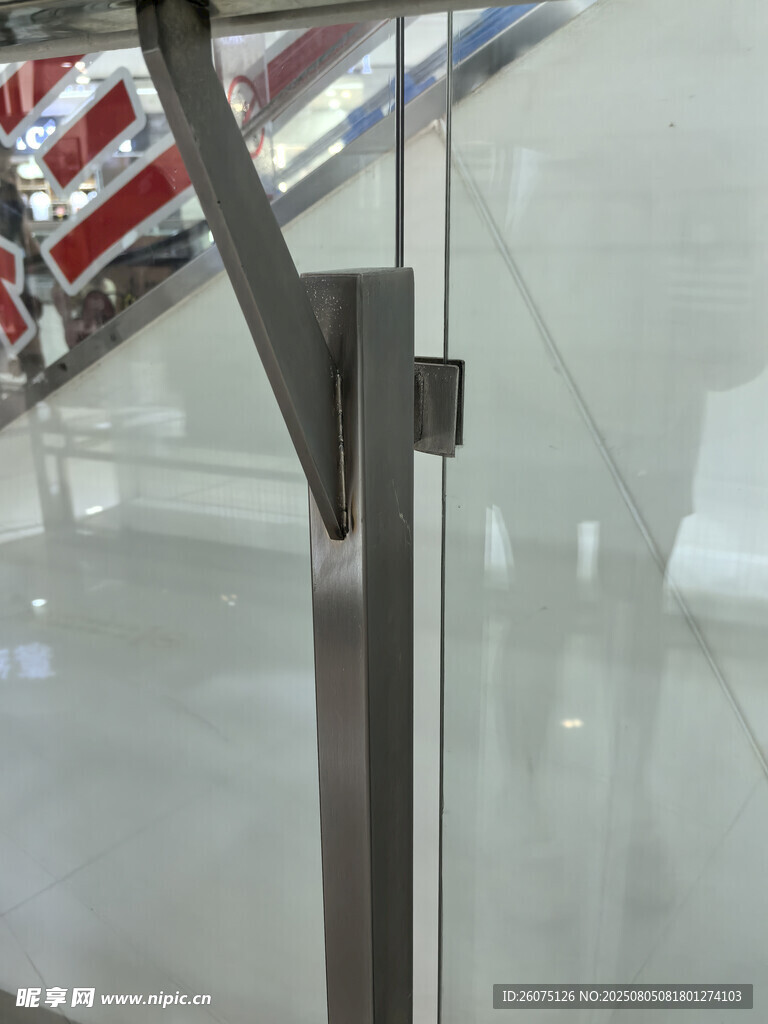 金属玻璃连接件细节展示