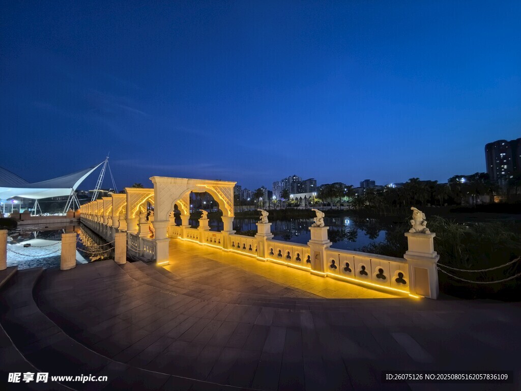 夜幕下的璀璨桥梁景观