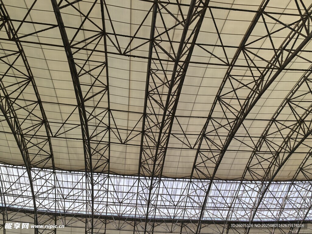 大型钢结构屋顶建筑
