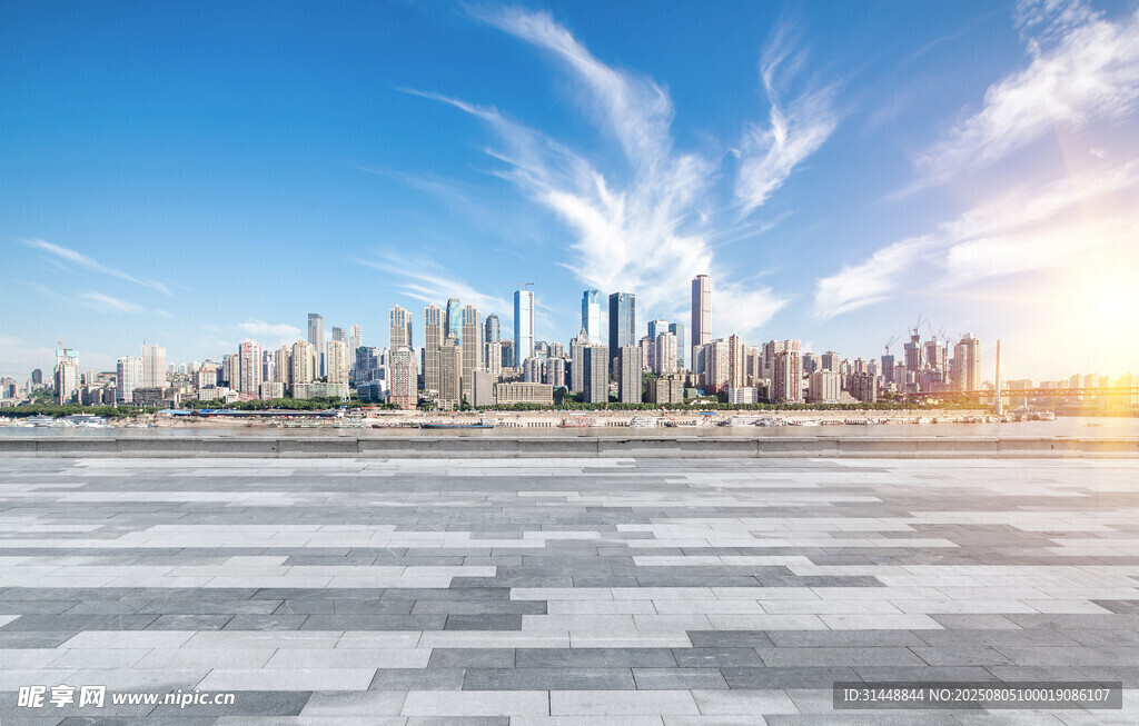 城市天际线与开阔前景