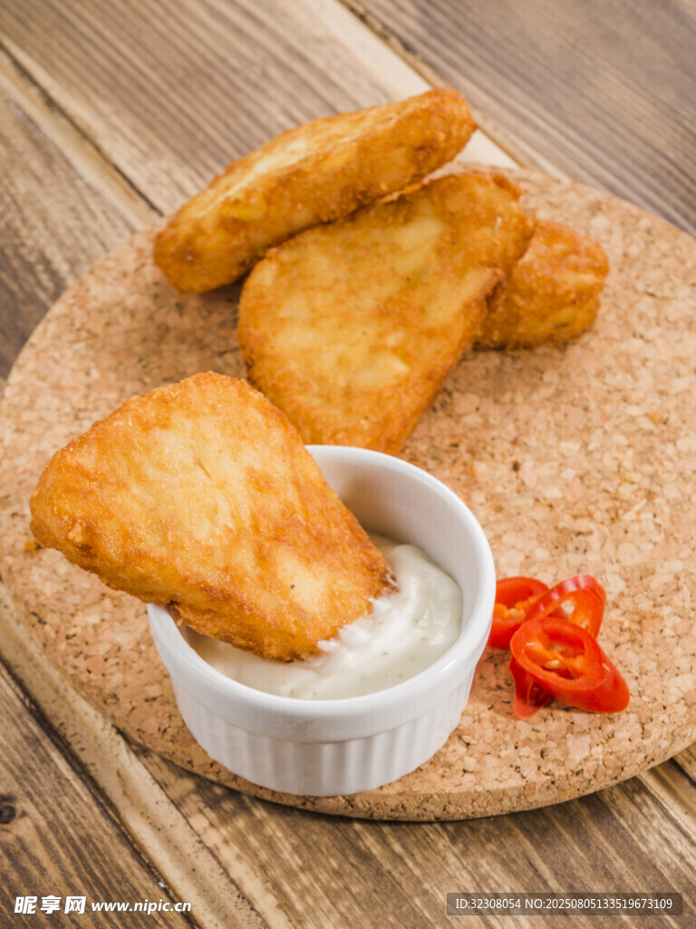 香酥炸物配蘸酱小食