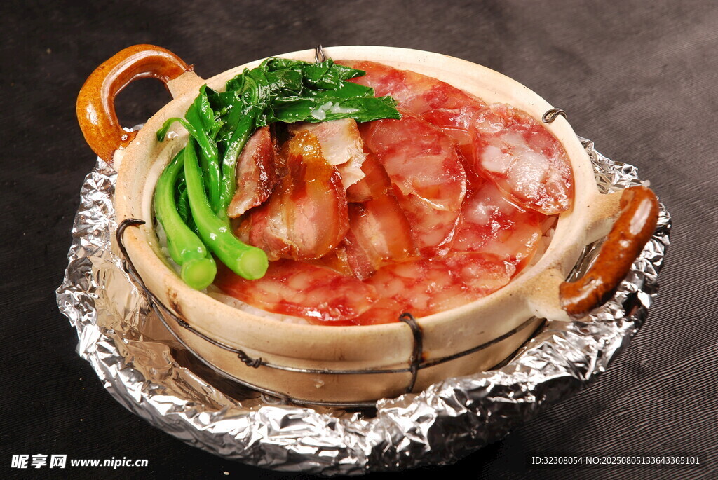 美味石锅海鲜蔬菜料理