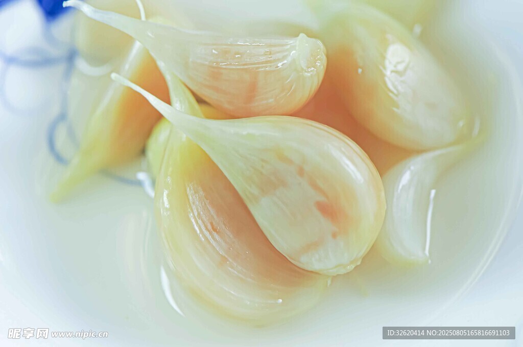 腌蒜 