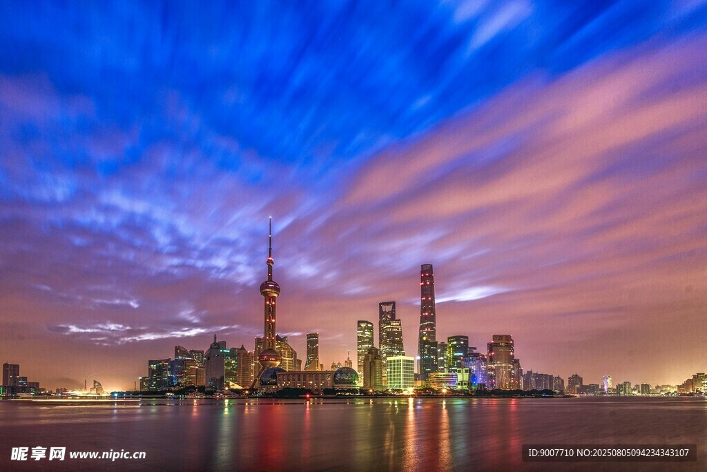 上海外滩绚丽夜景风光