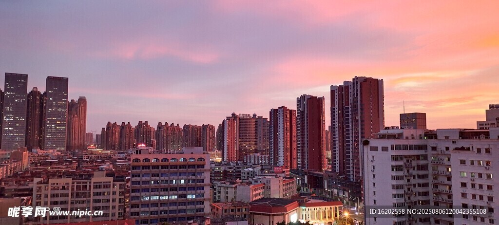 城市黄昏美景