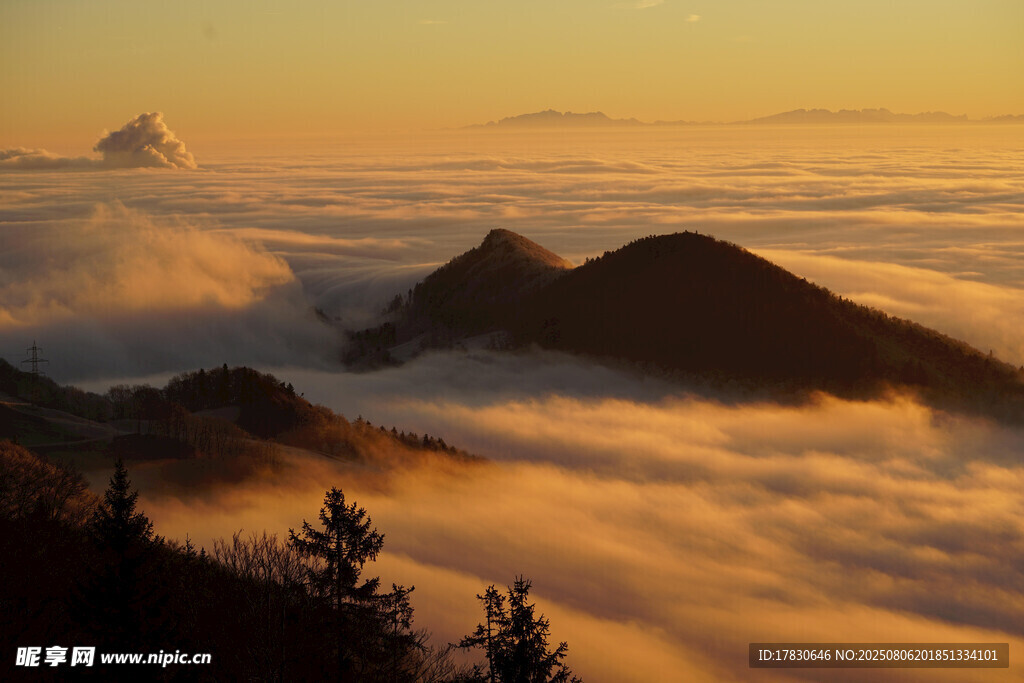 山间云海日出美景
