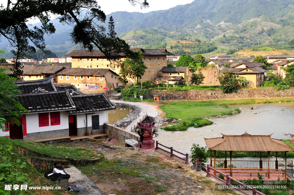 古朴山村田园风光美景
