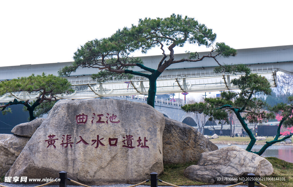 西安曲江池遗址公园曲江池