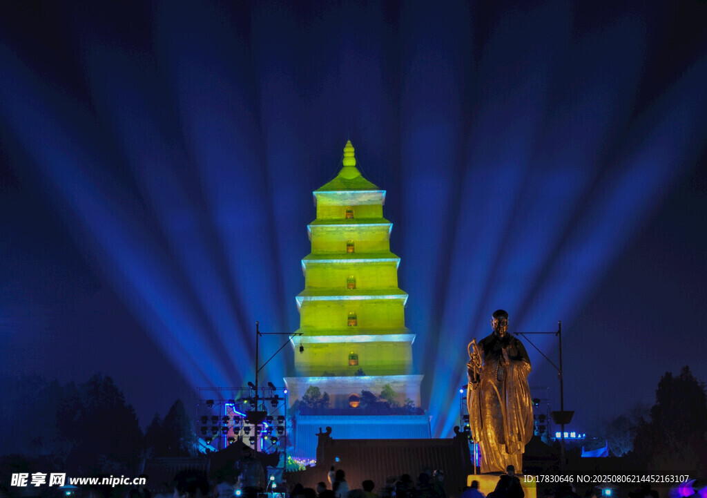 西安大雁塔夜景灯光秀