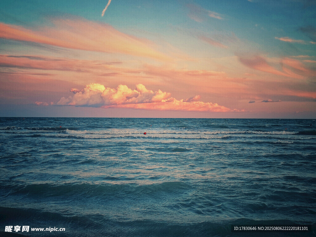 海上绚烂日落美景