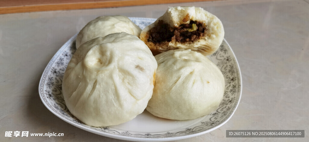 美味传统白胖酱肉包子