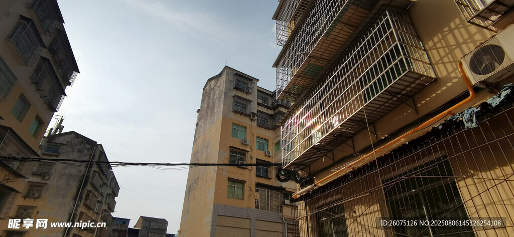 老旧居民楼景象