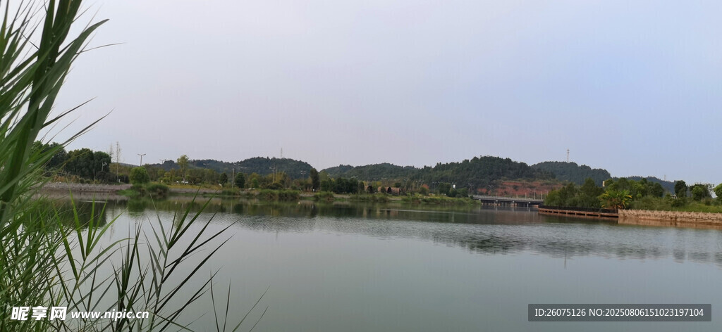 湖畔风光