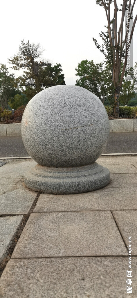 石球雕塑