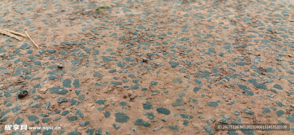 粗糙斑驳的地面纹理