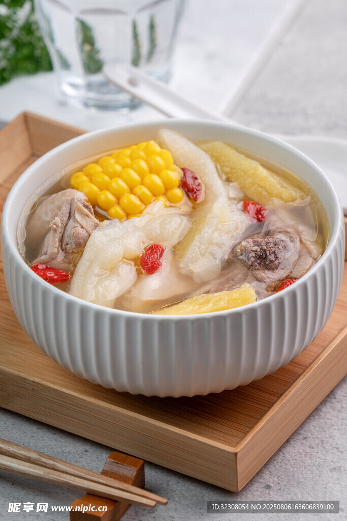 玉米山药炖排骨美食图