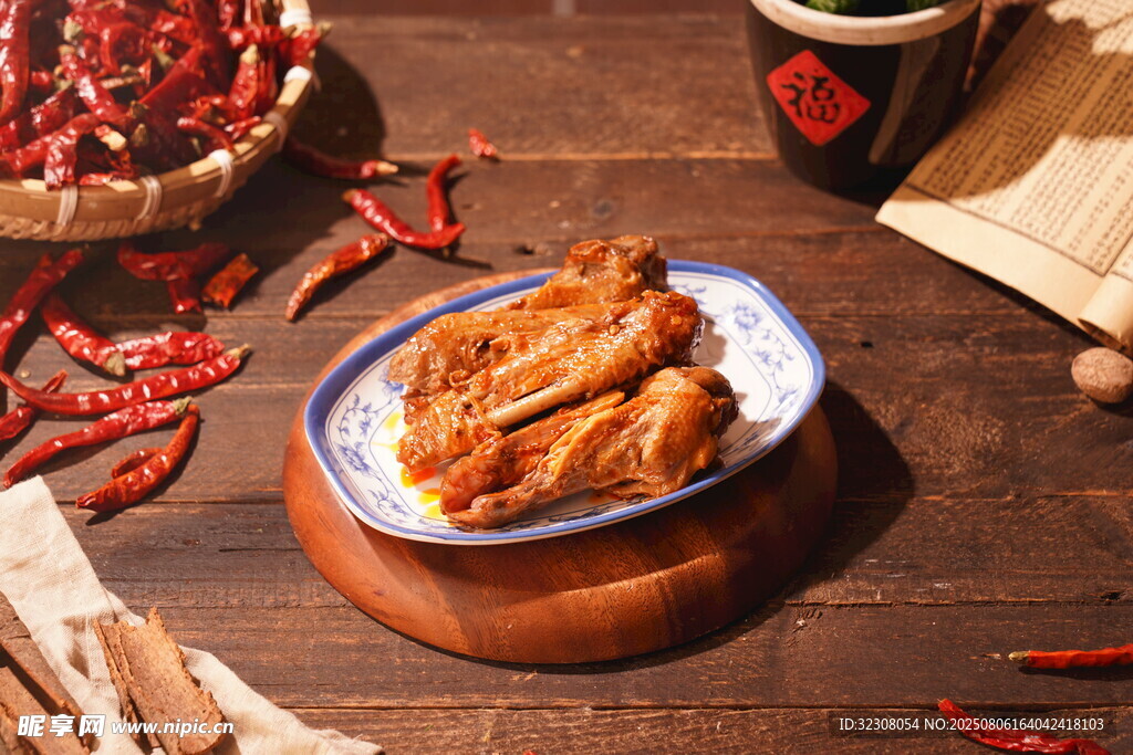 美味酱卤鸭掌摆拍特写