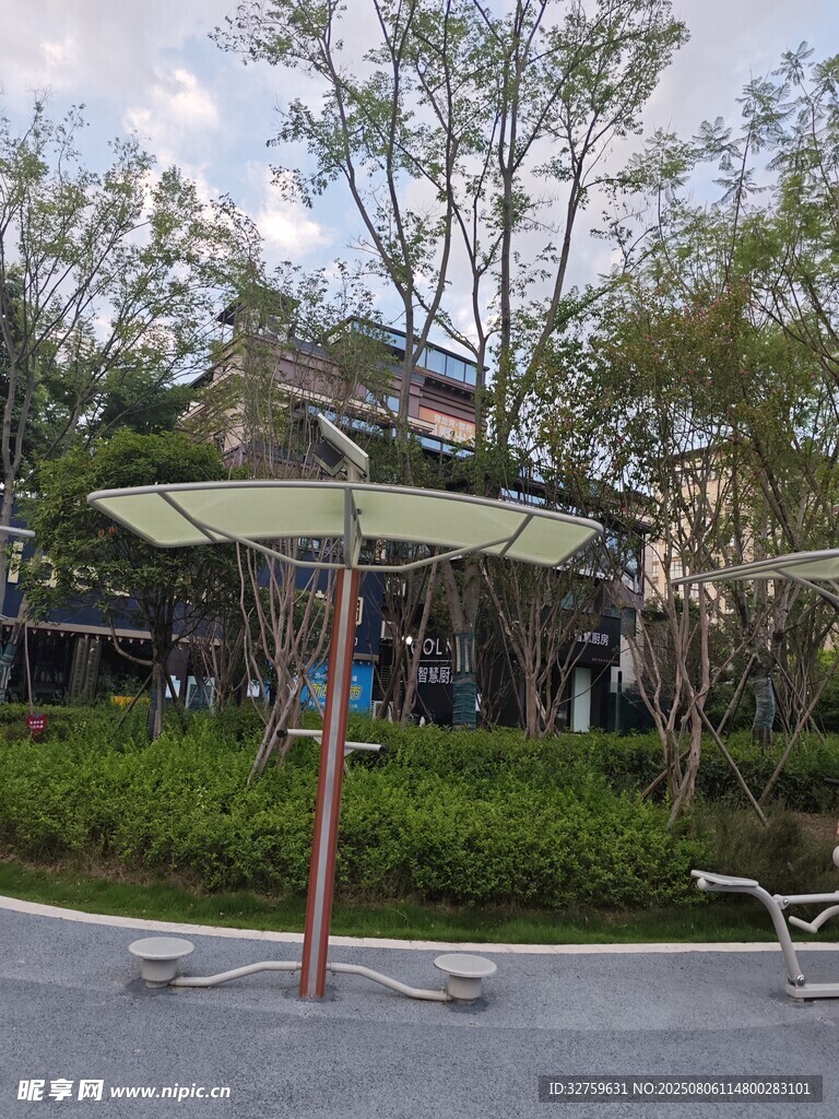 户外休闲遮阳设施场景