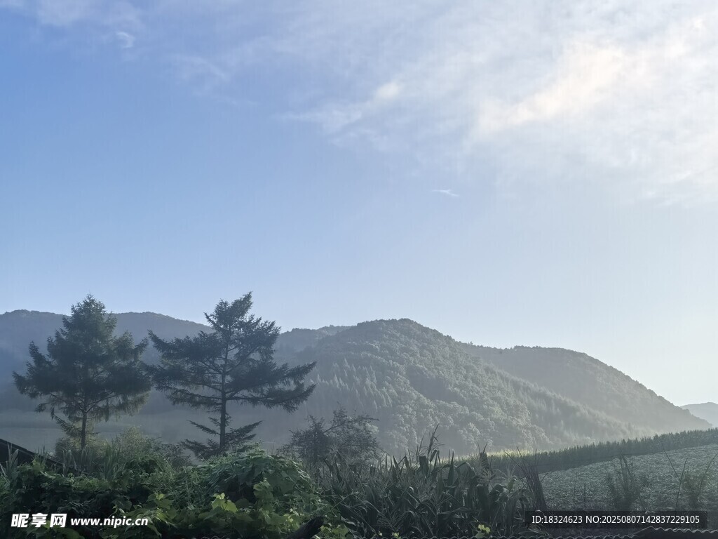 山间美景
