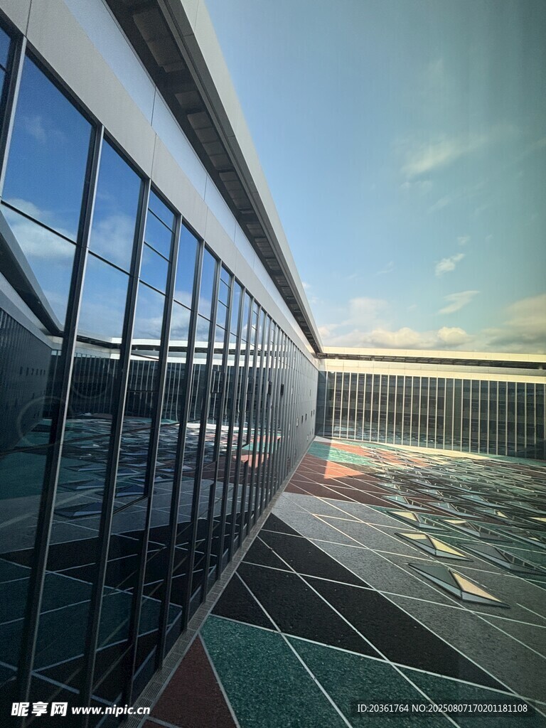 现代玻璃建筑外观景观