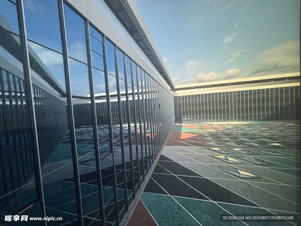 现代玻璃建筑外观景观