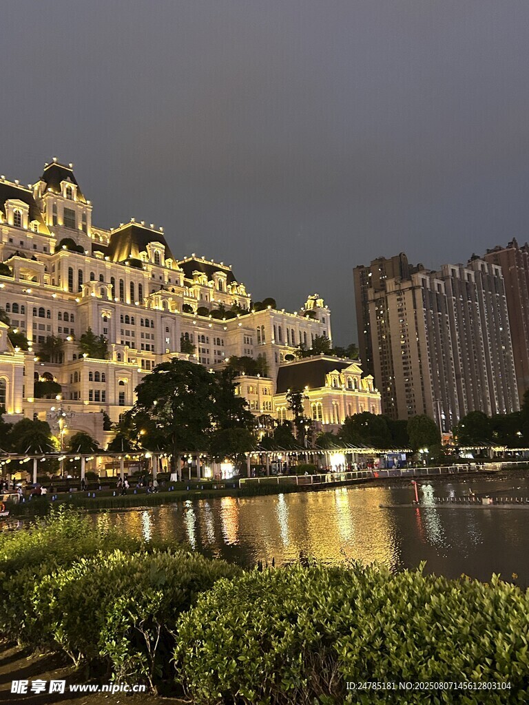 贵阳白宫夜景