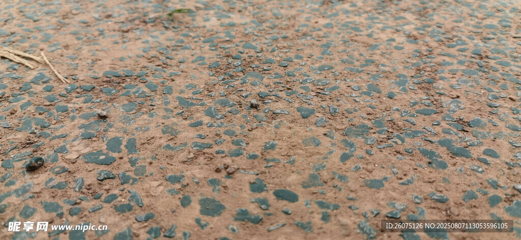 粗糙斑驳的地面纹理