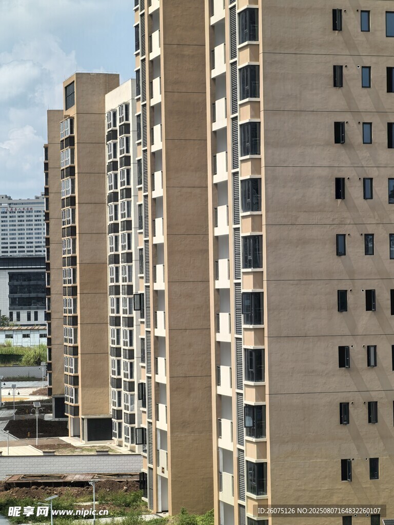 高层住宅楼外观景象
