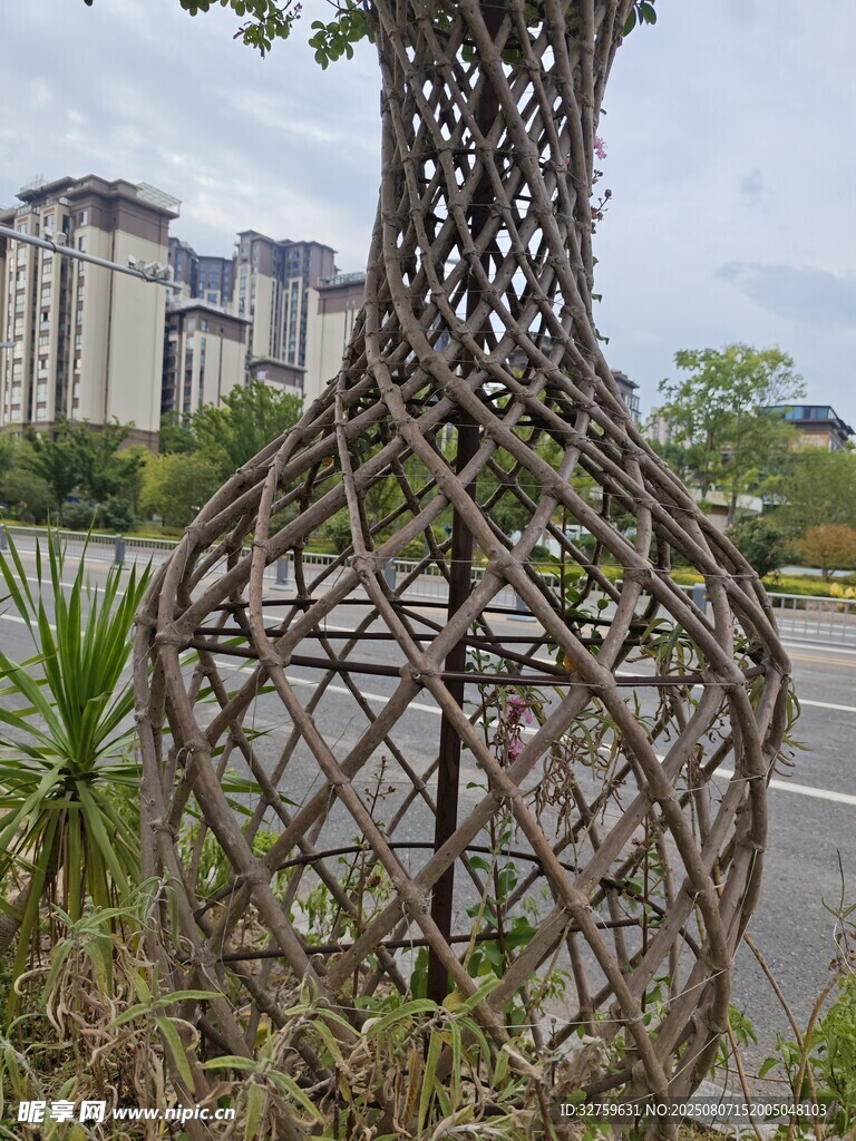 独特铁艺树状景观造型