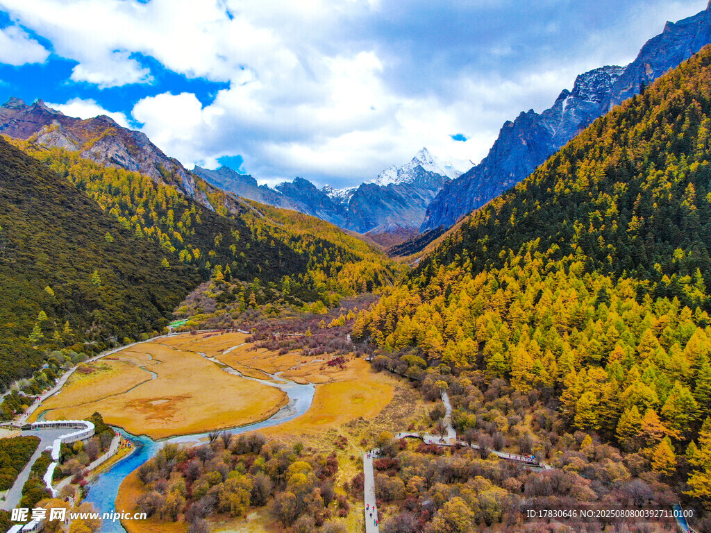 秋日山谷美景