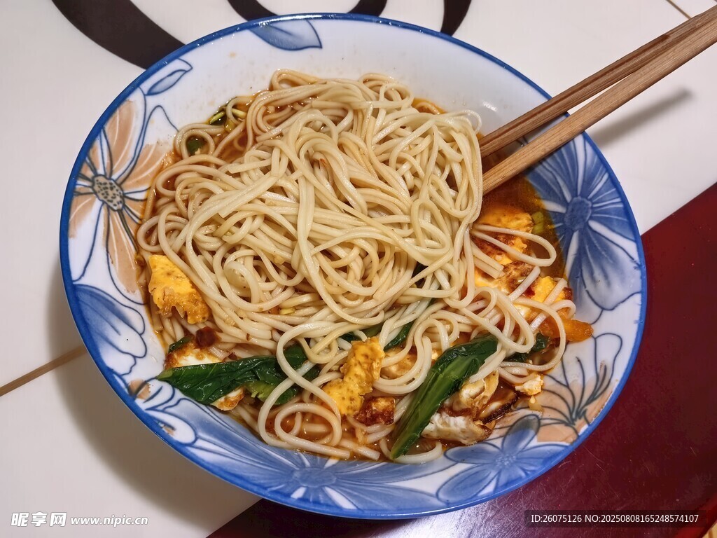 美味家常煎蛋面