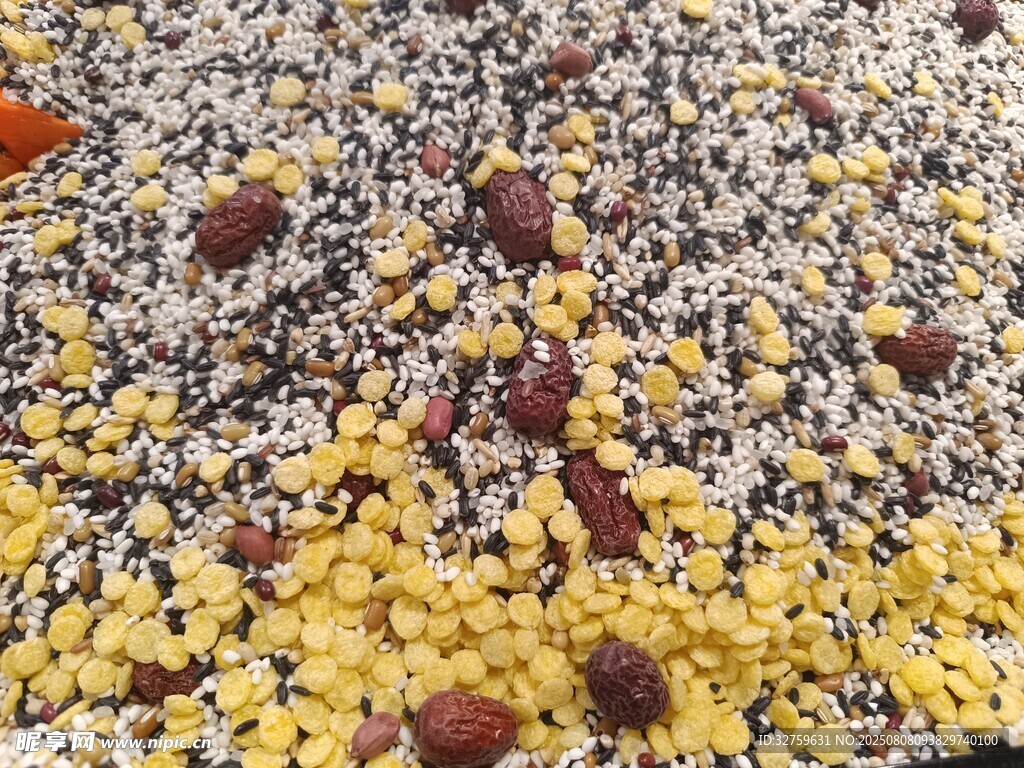 多彩混合谷物颗粒