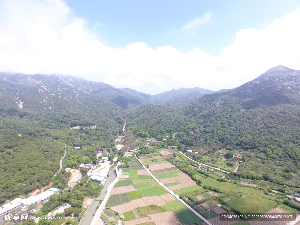 山间村落俯瞰美景