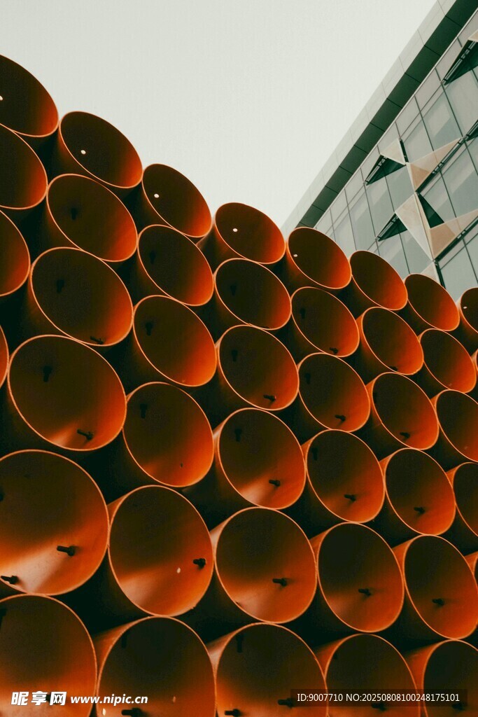 橙色管道堆叠特写
