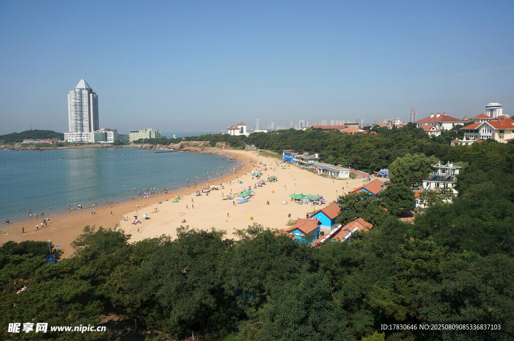 海滨城市美丽沙滩风景