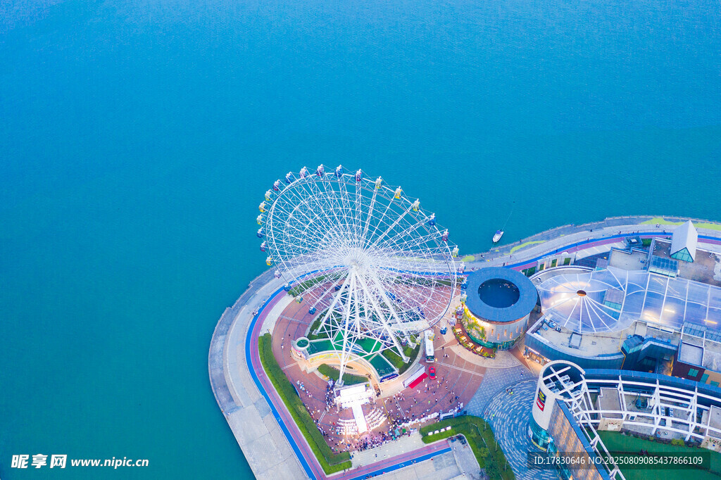 海边游乐园航拍美景