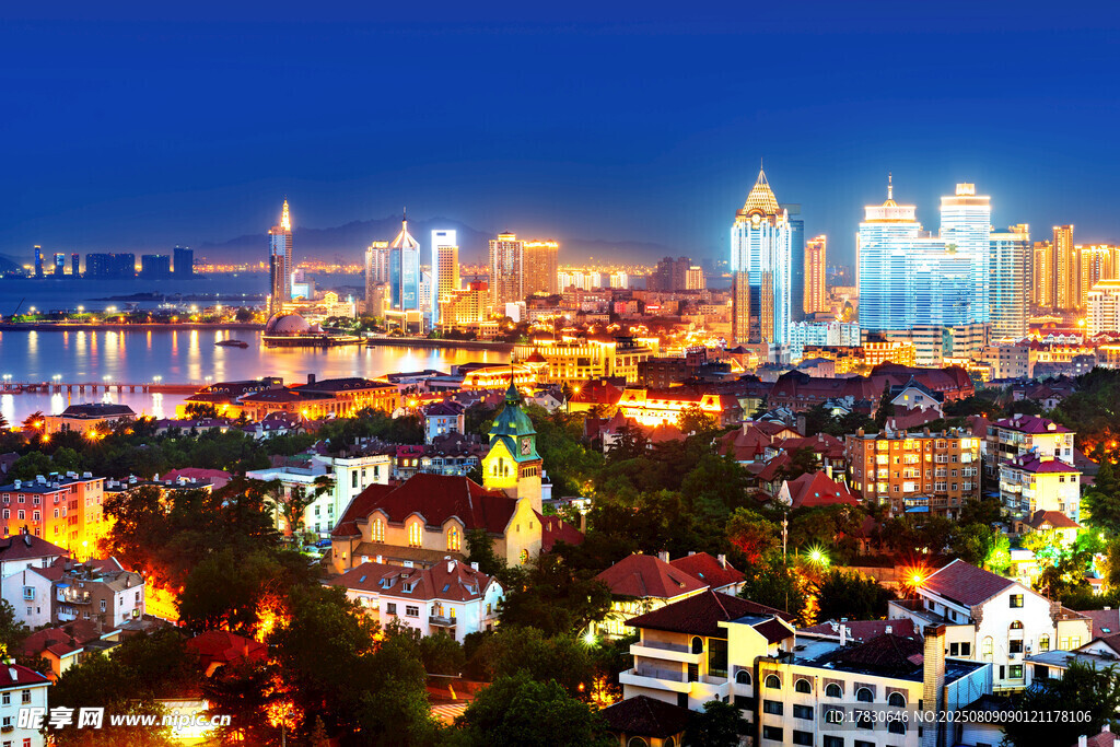 城市璀璨夜景俯瞰图