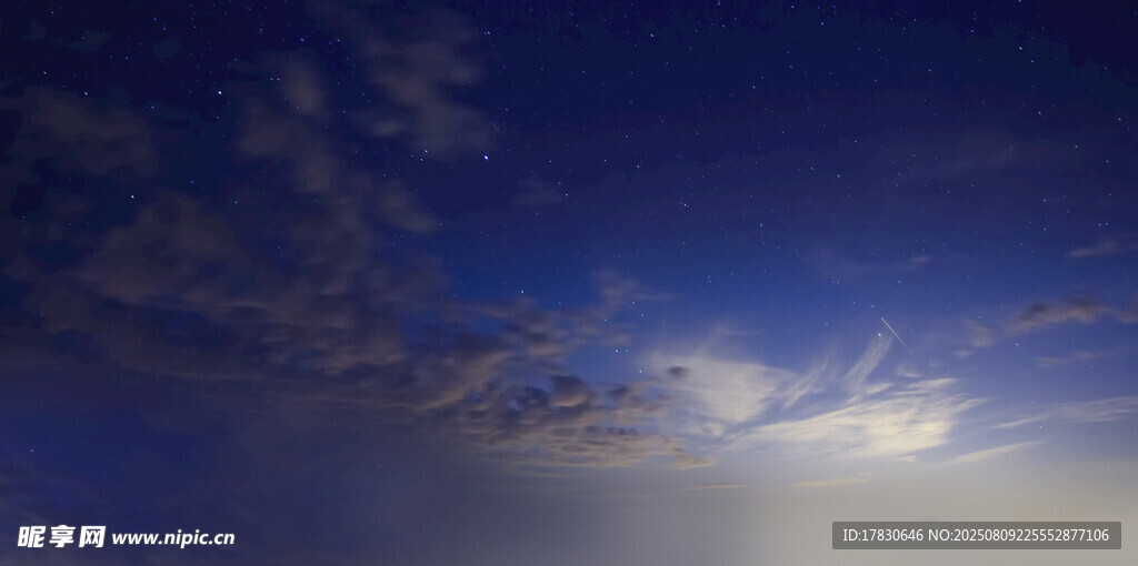 夜空云彩美景